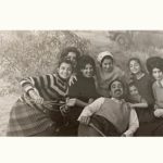 سفرة عائلية الى سلمان باك عام ١٩٦٥مع زوجها، ابنتها واخواتها